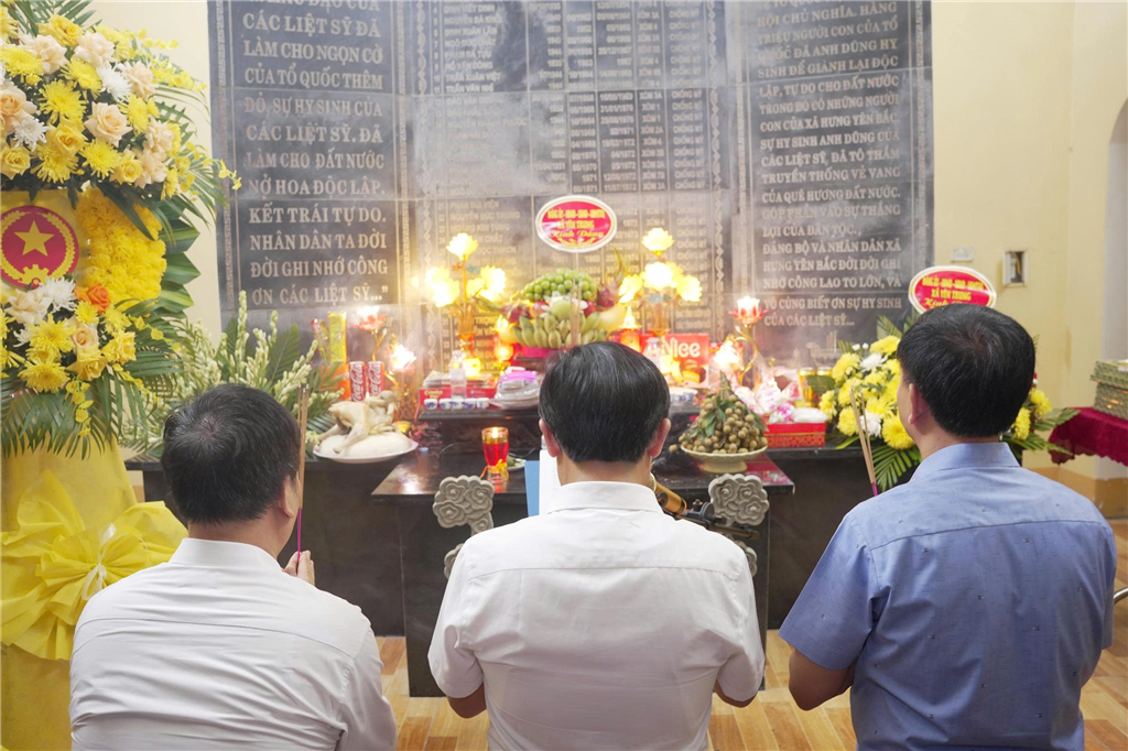 Anh-tin-bai